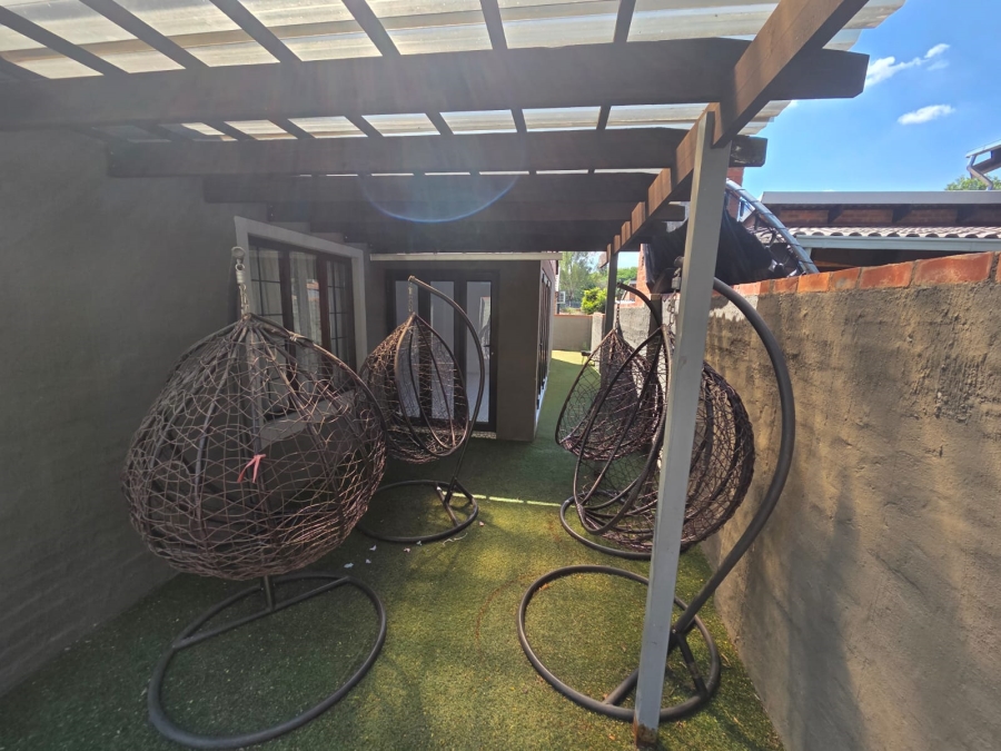 4 Bedroom Property for Sale in Waterval East North West